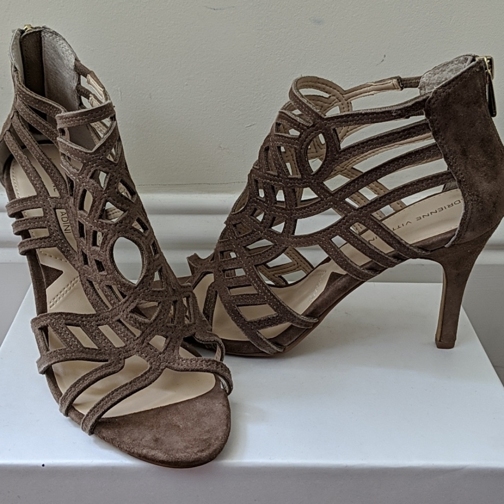 Adrienne Vittadini Size 8 1/2 Suede Cage Heel